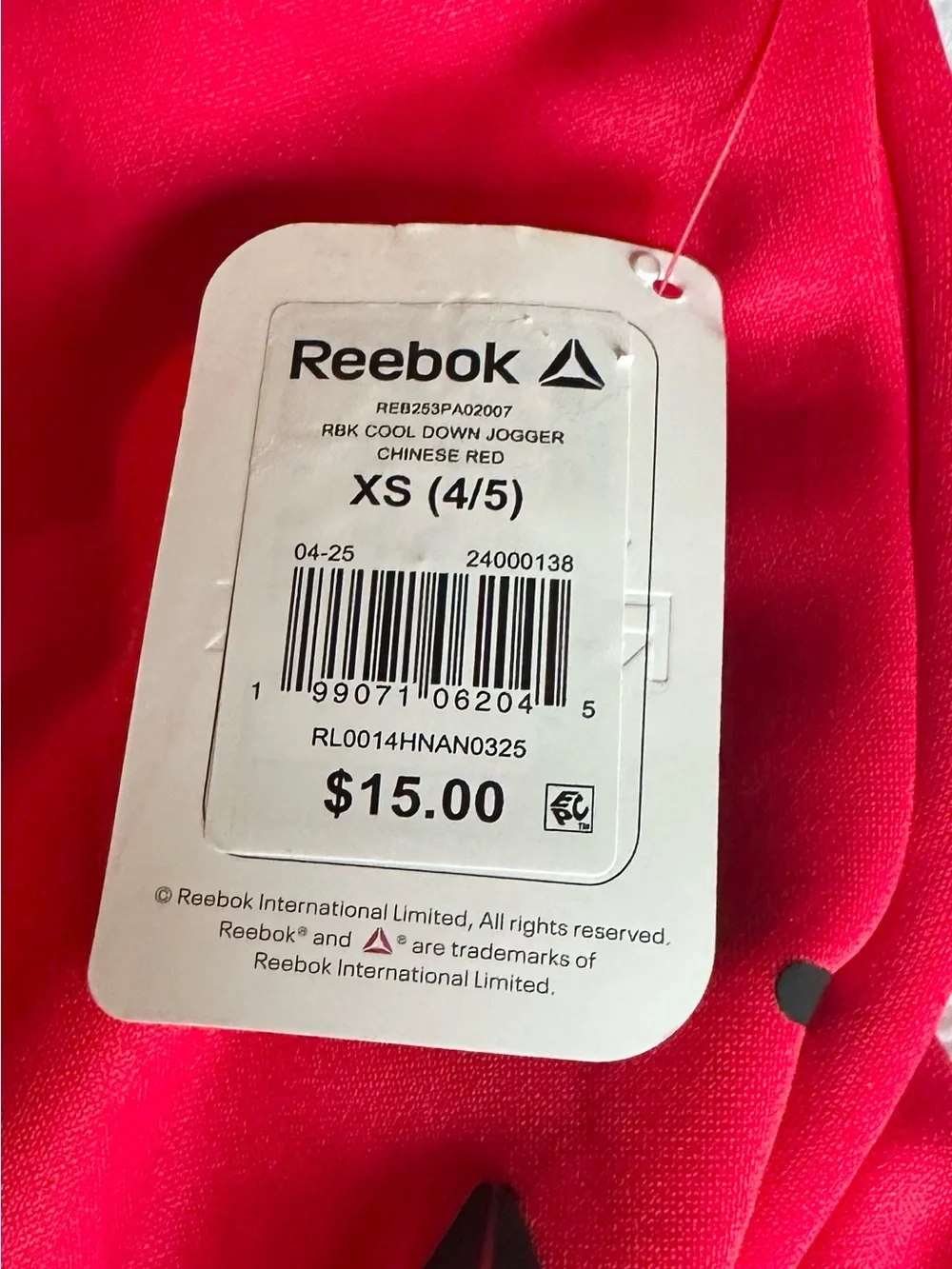 Reebok cozy red